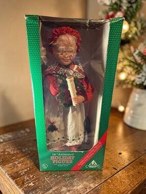 Vintage Holiday Creations 24" Animated Mrs.Claus Figure with Motion and Light